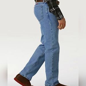 Wrangler Men's Regular Fit Premium Quality Comfort  Fit 31/30